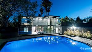 Modern Home In Hollywood Hills Los Angeles Rent This Location On Giggster In 2020 Los Angeles Homes Luxury Homes Mansions