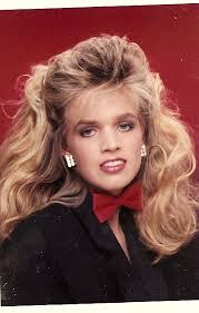 Lana Compton's Instagram, Twitter & Facebook