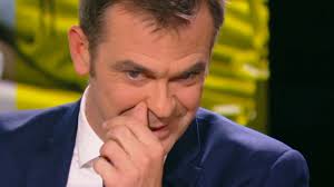Ministre des solidarités et de la santé. Video Olivier Veran Gene Face A Des Images De Lui Jeune Interne En Greve Voici