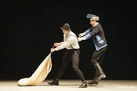 A merész és nagyszájú fiatal megfogadja, hogy nem egyszer, hanem egyből háromszor fogja. Ludas Matyi A Kozos Alkotas