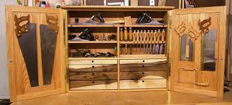 Seperti halnya mendirikan sebuah bangunan, dalam proses pembuatan sebuah furniture pun membutuhkan berbagai aspek sebagai penunjang. Alat Pertukangan Manual Apa Saja Yang Dibutuhkan Tukang Kayu