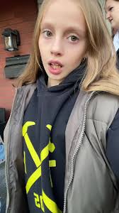 URMOM (@ilovrdkkhim)