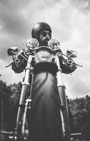 Cb romantis buat status wa tapi jangan baper duration. 24 Idea Pose Dengan Motor Bike Photoshoot Bike Photography Biker Photography