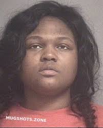 Aisha Ephraim's Instagram, Twitter & Facebook