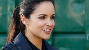 Amy Santiago's Instagram, Twitter & Facebook