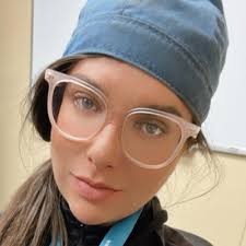 Good to catch up when friends visit! 👩🏻‍🏭