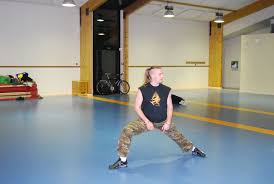 Active coping with stress was related weakly positively with a secure attachment style, and weakly negatively with avoidant attachment style in both groups. Cours D Escrime Medievale La Geste De L Hurepoix