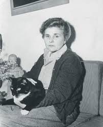 Analysis Of Poem One Art By Elizabeth Bishop One Art Elizabeth Bishop Elizabeth Bishop First Art