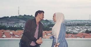 Dan sebenarnya novel keempat dila 'suri hati mr.pilot' ditulis terlebih dahulu daripada 'dia semanis honey'. Download Suri Hati Mr Pilot