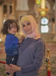 Pengacara dan personaliti televisyen, daphne iking , berkata beliau mempunyai sebab untuk tidak berkongsi berita gembira. Gambar Cantiknya U Pakai Tudung Netizen Doa Puji Bila Daphne Iking Berhijab Di Dubai Media Hiburan