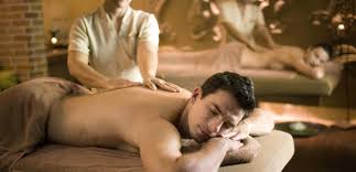 Backstages and exclusive photos from models (regular & nu) and masseurs. Massage Offer Rayavadee Krabi Special Promotions
