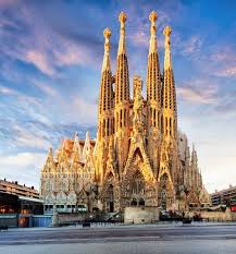 Se ti rechi a barcellona come turista e sei un appassionato di storia non puoi perderti uno dei musei più intriganti della città: Leggi La Storia Della Sagrada Familia L Opera Incompiuta Di Antoni Gaudi