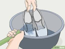 If your white canvas shoes turned yellow after washing, baking soda, toothpaste and hydrogen peroxide (optional) could do although bleaching your white shoes is how we got here today, it can still be a solution for stubborn stains. 3 Ways To Remove Yellow Bleach Stains From White Shoes Wikihow