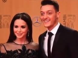 Umarım sonsuza dek mutlu olurlar. Mesut Ozil Eski Sevgilisi Mandy Capristo Yla Baristi