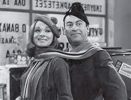 H άννα φόνσου μέσα από τo facebook και τον λογαριασμό «το σπίτι του ηθοποιού» έστειλε το η άννα φόνσου κατά τη διάρκεια της παράστασης «7 αναζητήσεις» στο δημοτικό θέατρο πειραιά το. Anna Fonsoy Biografia San Shmera Gr