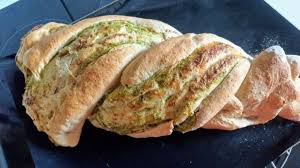 Gezwirbeltes Kase Krauter Grillbrot Rezept Frag Mutti Rezept In 2020 Lebensmittel Essen Rezepte Hot Dog Brotchen