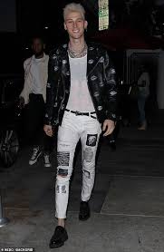 Jul 10, 2021 · megan fox, 35, looked drop dead gorgeous on a ufc date night with machine gun kelly, 31. Mgk