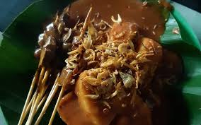 Haluskan semua bahan bumbu halus, lalu tumis bersama dengan bumbu cemplung (kecuali asam kandis) hingga harum. 5 Resep Sate Padang Terenak Bumbu Kuahnya Lezat Bikin Ketagihan Bagian All