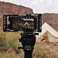 The Best Gear For Iphoneography Filming With Your Iphone Best Vlogging Camera Smartphone Photography Iphone Filmmaking