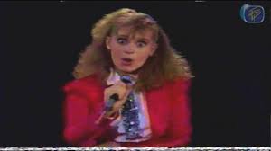 La joven, quien a momentos. Ginny Hoffman Pide Mas Youtube