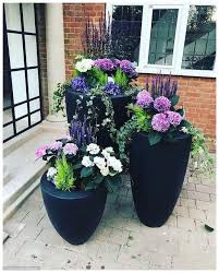 25 Ideas For Garden Pots And Containers In 2020 Container Gardening Flowers Container Garden Design Beautiful Flowers Garden