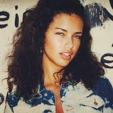 Silver, uneven color, dark roots, shoulder length, blunt cut, bob, wavy, platinum blonde, barrel curls, straight, long. Theyloveadrianalima Adriana Lima With Her Natural Hair Adriana Lima Young Natural Hair Styles Anti Aging Beauty Secrets