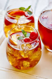 Sweet Tea Sangria With Raspberries And Fresh Summer Peaches This Will Definitely Be Your Favorite Summer Cocktail Recipe So Easy T Yummy Drinks Food Drink Sangria Recipes