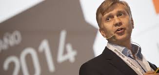 Relevo en la nueva 'aventura' en moda de Brusilovsky: Sergio Lucas toma la  dirección general de Fashionalia