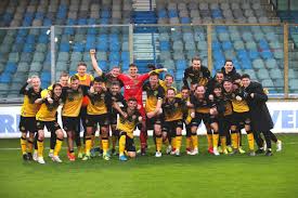 Gratis live voetbal kijken hoort echter al langere tijd tot de mogelijkheid, alleen zijn op onze website online voetbal kijken leggen wij u exact, simpel en kort uit wat u moet doen om niets van uw favoriete wedstrijd of club te missen en te kunnen genieten van gratis live online voetbal op uw computer. X8hqbfb3qsyhhm