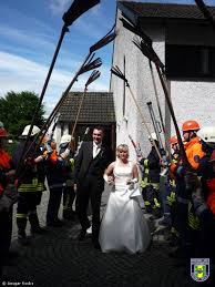 Dein traumkleid günstig und bequem nach hause. Mirko Und Katja Thebelt Heiraten In St Georgs Kirche Feuerwehr Gronau