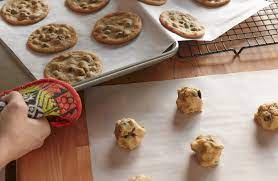 17.05.2021 · wet a paper towel until it is just damp. Tips For Baking With Parchment Paper Reynolds Brands