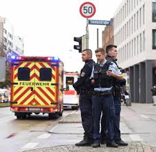 The voice of messerattacke is feminine and the article die. Rosenheimer Platz In Munchen Polizei Nimmt Nach Messerattacke Verdachtigen Fest Welt