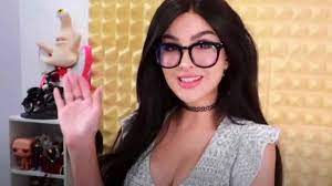 10 Most Sexy YouTubers In The World