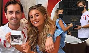 Check out this biography to know about her birthday, childhood, family life, achievements and fun facts about her. Love Island S Dani Dyer Expecting Baby With Sammy Kimmence Daily Mail Online