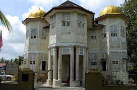 Di balik berdirinya bangunan tersebut, ada sejarah yang menarik juga bisa menjadi bahan edukasi dan ilmu pengetahuan lho, toppers. Tempat Menarik Di Pahang Blog Sihatimerahjambu