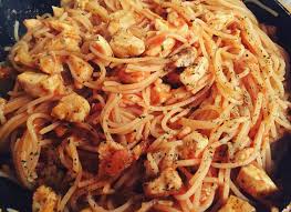 Le gustăm să fie al dente. Reteta Spaghete Cu Sos De Rosii Si Pui