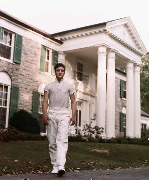10 Facts About Elvis Presley's Graceland Home in Memphis