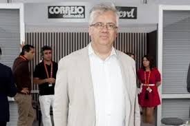 Governo decidirá data das autárquicas entre 26 de setembro e 10 de outubro. Eduardo Cabrita Ajudo A Irina A Por Creme No Corpo A Ferver Vidas