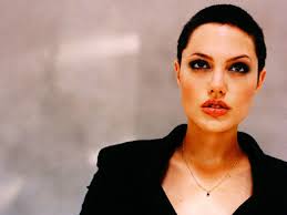 Angelina fu pronta a partire. Angelina Jolie Short Hair Angelina Jolie Celebrity Short Hair