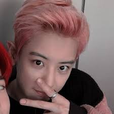 We've previously talked about korean/kpop star guys showing off their girly looks with long hair, and today we'll look at the differences seen when they've. Hiatus ð‚ð¡ðšð§ð²ðžð¨ð¥ W Pink Hair Icons ð«ðžðªð®ðžð¬ð­ Like Or