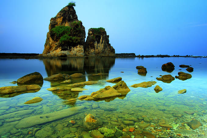 Hasil gambar untuk Sawarna Beach, Lebak – Banten"