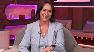 Watch Jennifer Love Hewitt Reflect on ‘Having the Time of Her Life’ Acting  | rETrospective