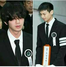 Jinki And Minho At Jonghyun S Funeral R I P Kim Jonghyun You Ve Worked Hard Jonghyun Rip Shinee Jonghyun Shinee Debut
