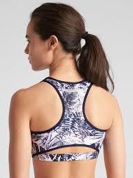 Gap fit patterned sports bra. 9 Of The Best Sports Bras With A Pocket For Your Phone Keys And Lipbalm