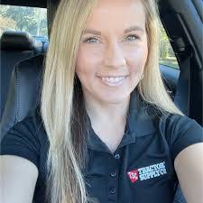 Leticia Dinning's Instagram, Twitter & Facebook