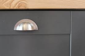 The longer pulls will also run more in cost since there are more materials used. Choosing Fitting Kitchen Handles Kezzabeth Diy Renovation Blog