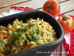 3 postas de bacalhau 300 g arroz 3 dl água 6 dl água de bacalhau 1 cebola 2 alhos 1 folha de louro 1 dl vinho branco 6 tomates chucha salsa q.b. Arroz De Bacalhau Com Tomate Pimentos Sabores Da Minha Cozinha
