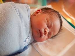 Die statistik zeigt, dass jungen mit 60 prozent. Gefahr Fur Babys Studie Pucken Kann Das Risiko Fur Plotzlichen Kindstod Erhohen Brigitte De