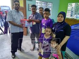 B) kadar bermastautin adalah 4 bulan atau lebih walaupun alamat mykad di luar. Bukan Senang Jadi Ketua Kampung