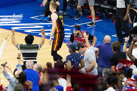 Game 1 between the atlanta hawks and philadelphia 76ers is set for 1 pm et / 10 am pt on abc tv this sunday. I Didn T Know All That Was Going On Atlanta Hawks Fan On Viral Abc Moment During Game 1 Win Over 76ers Peachtree Hoops